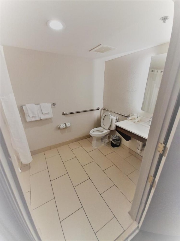 Holiday Inn Express Hotel And Suites Raleigh North - Wake Forest image 8